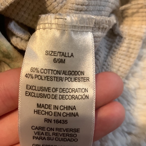 (3 for $10) tahari kind shirt - Picture 4 of 4